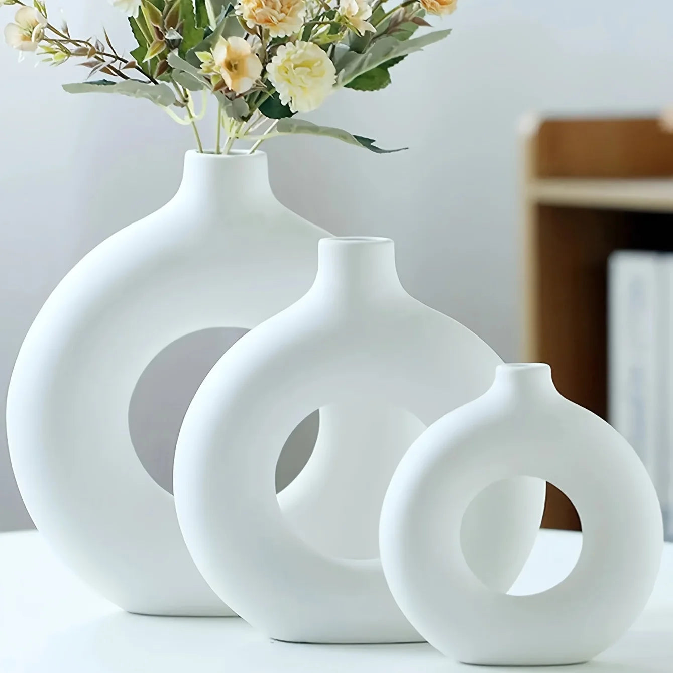 1Pc, White/Beige Ceramic Vase Vases for Decor, Modern Home Decor Vase, Boho Vases for Decor, Circle Vase, round Vase, Donut Vas